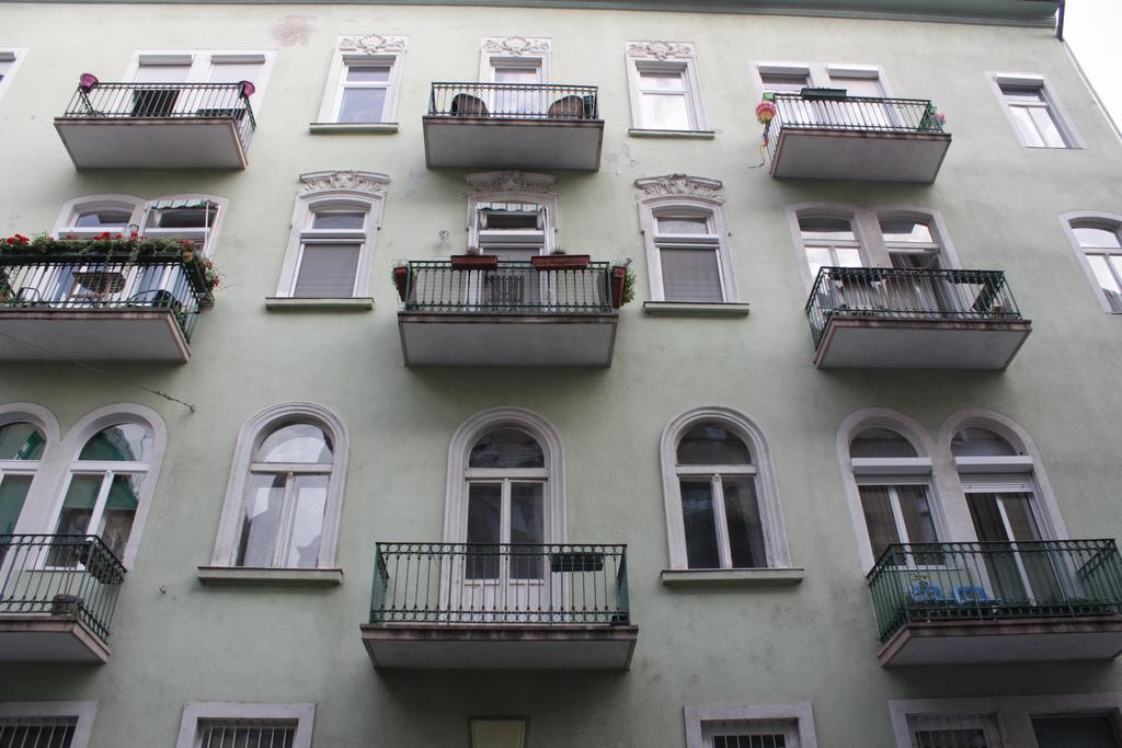 Cozy And Spacious Apartment Budapest Exterior foto